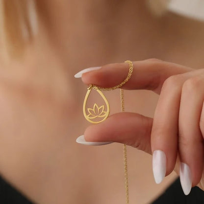 18K Gold Lotus Necklace - Noora & Co.