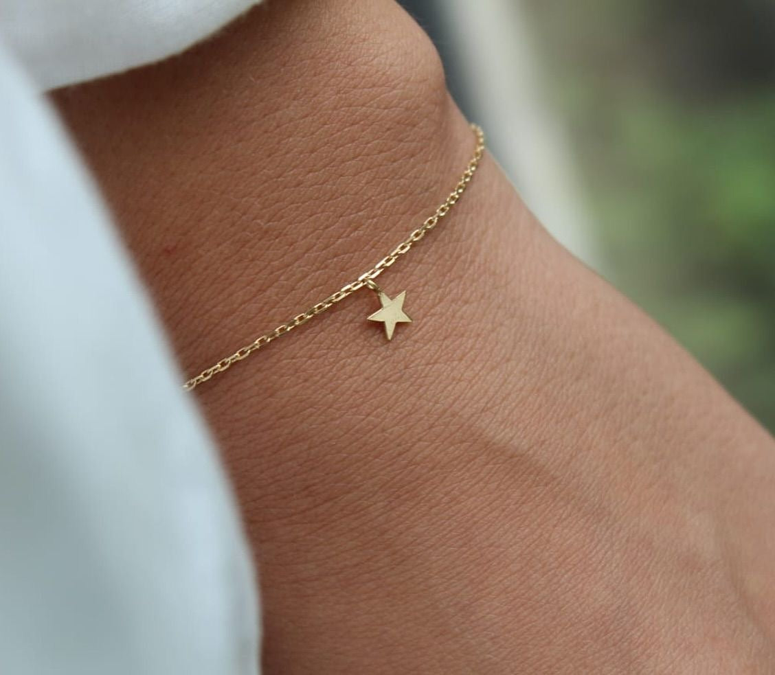 18K Gold Star Bracelet