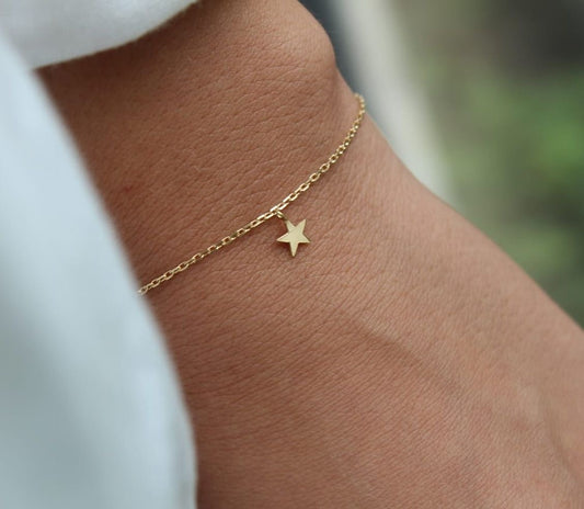 18K Gold Star Bracelet